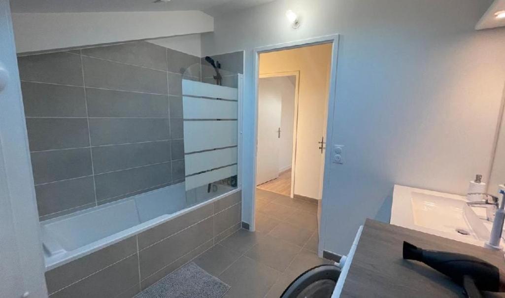 Modern Apartment Close To Paris Шатийон Экстерьер фото